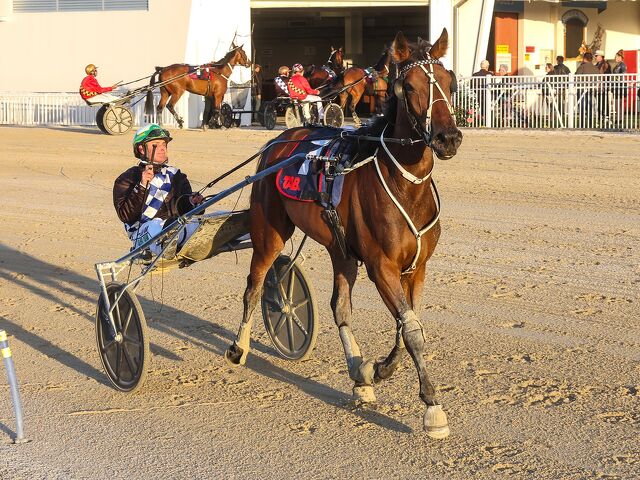 Delphyne turning back the time