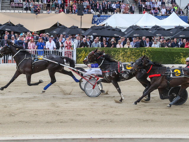 Delcola & Hunter Deliver Again at Addington